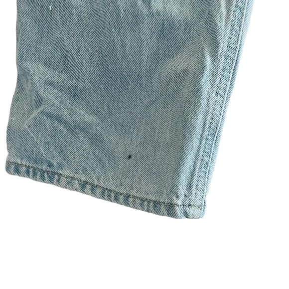 3/$25 🖤 Button Fly Straight Leg Denim *Small Stain as PicturedSize: 6 - Picture 6 of 6